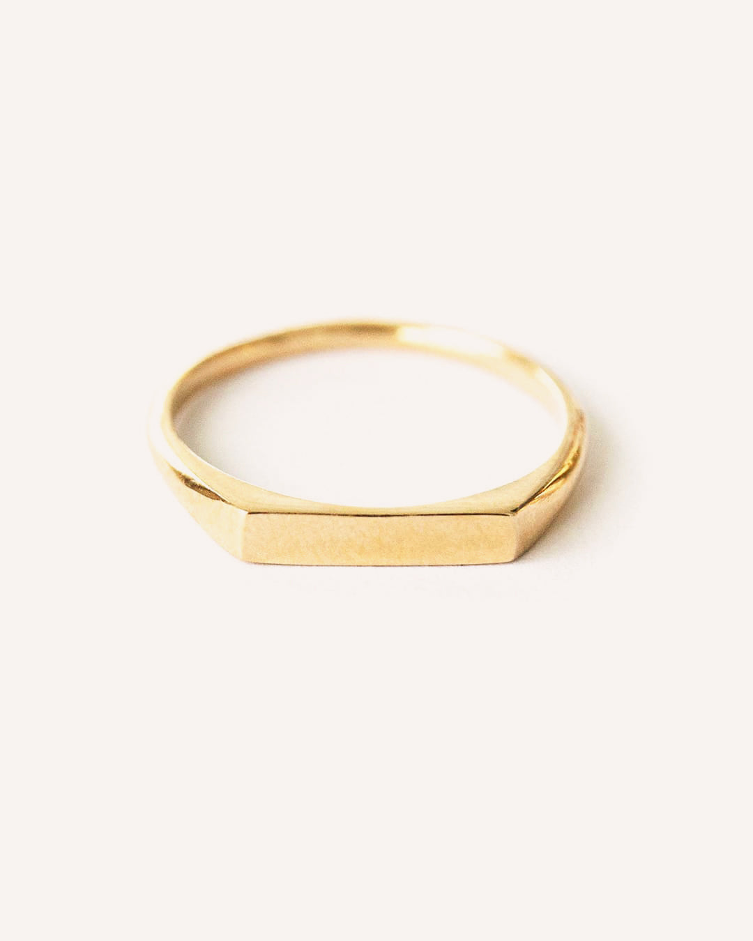 1080x1350-fuso-solid-gold-fondbeige.jpg