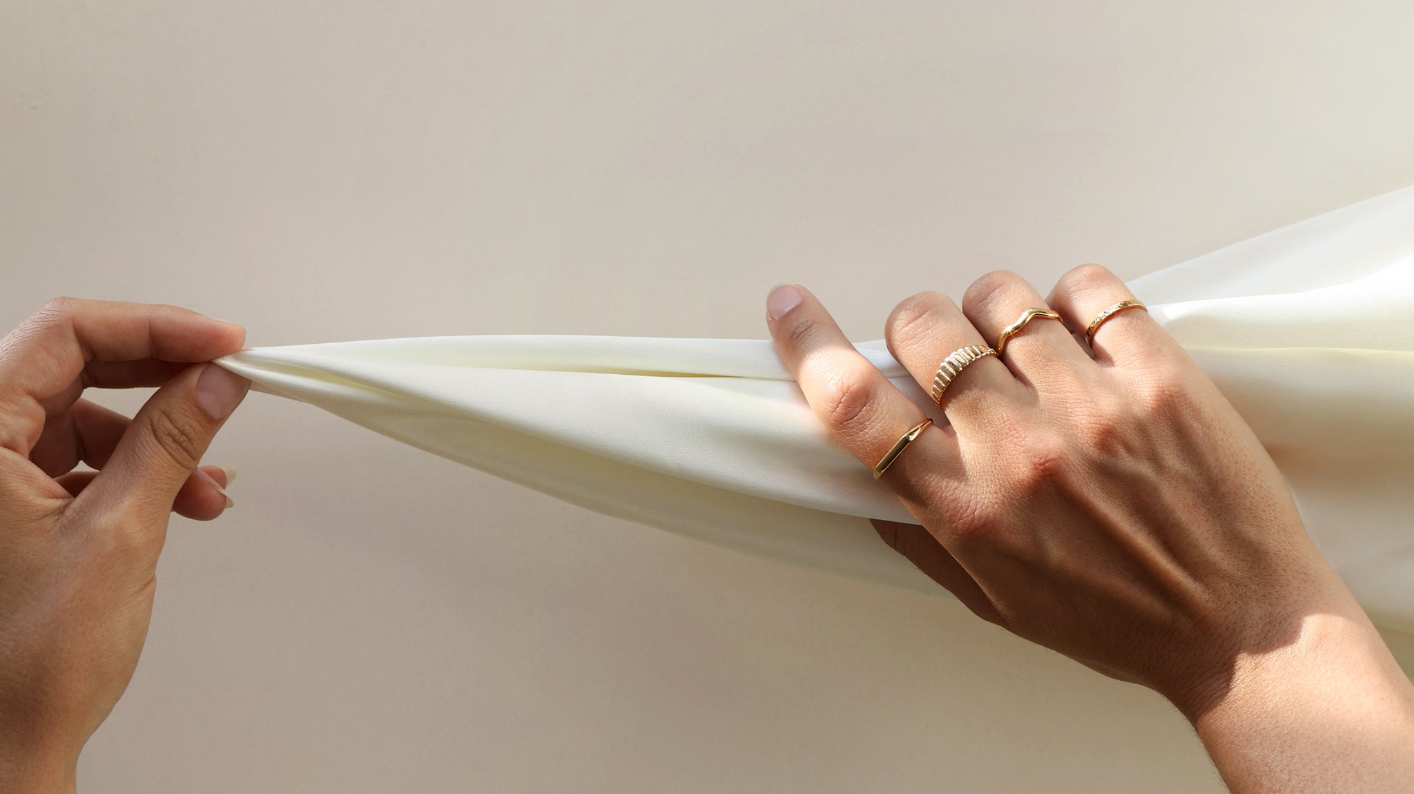 Slider-desktop-solidgold.jpg