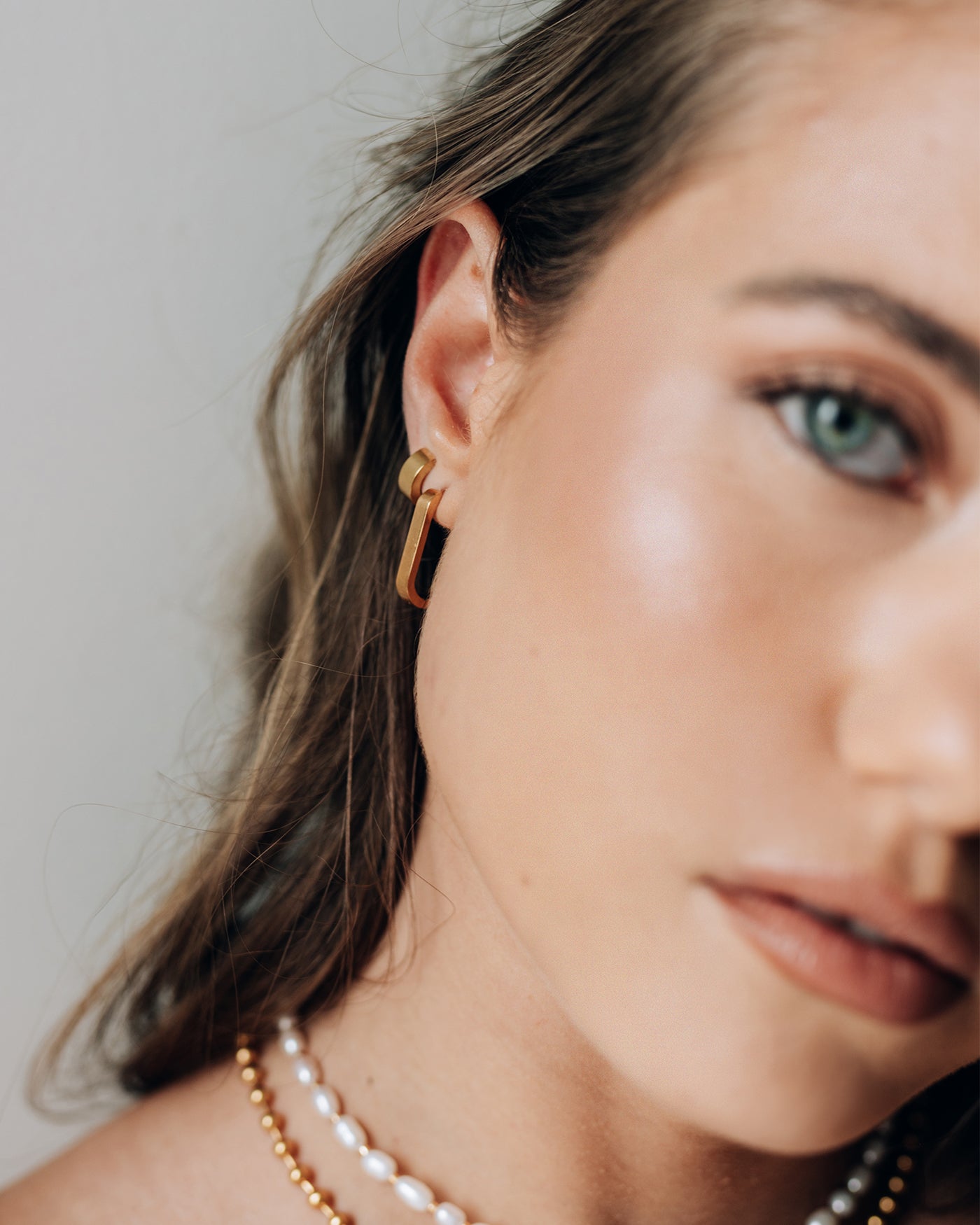 Ovio Gold Earrings